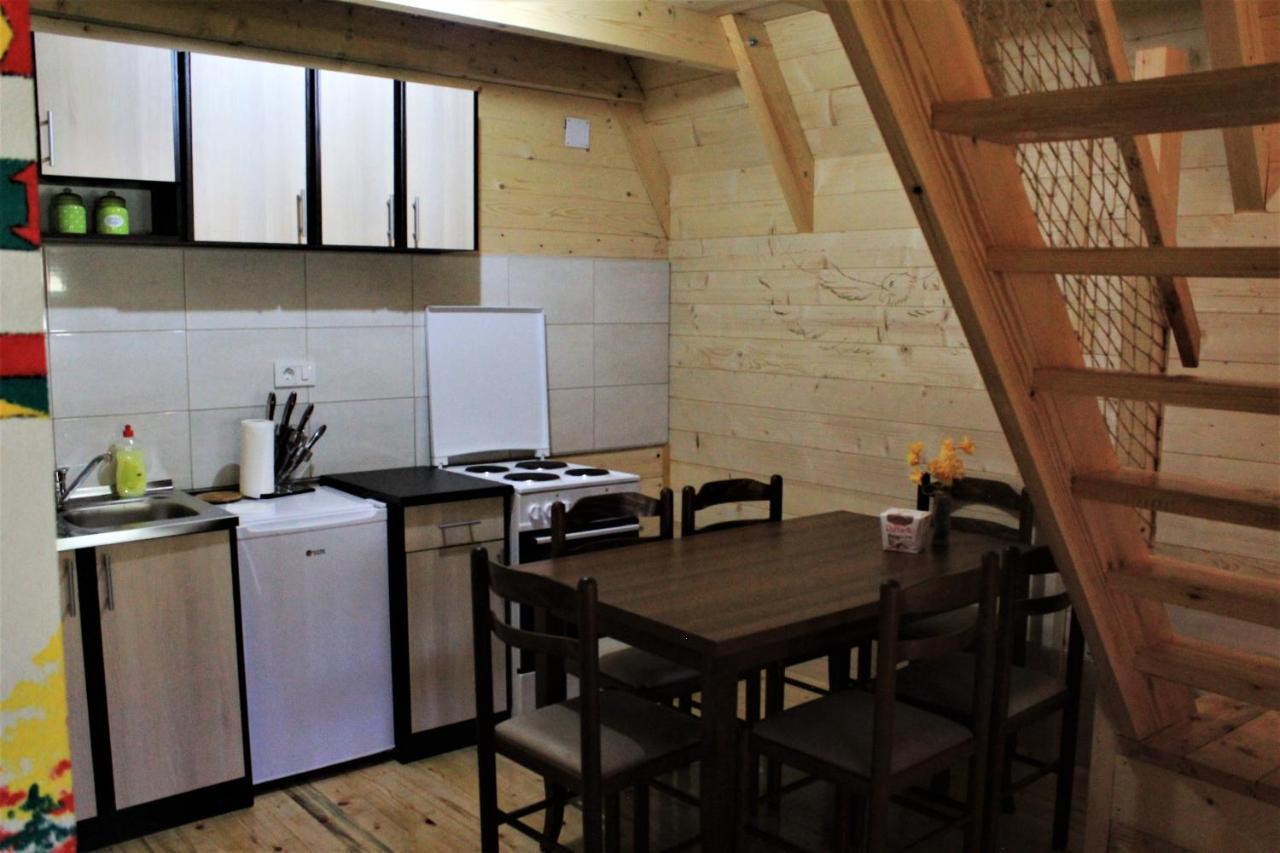 Chalet Log - Hope
